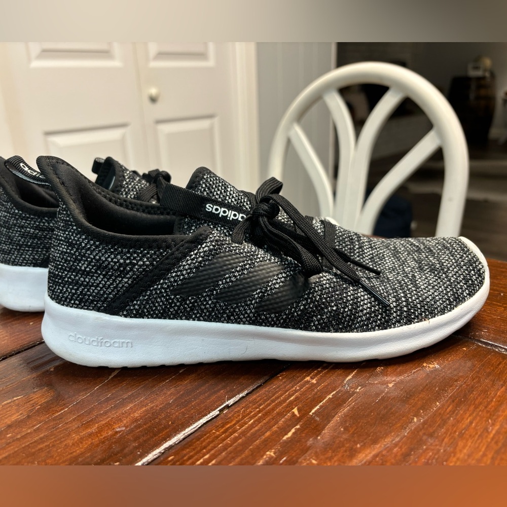 Size 9 Adidas cloud foam tennis. Basically new!